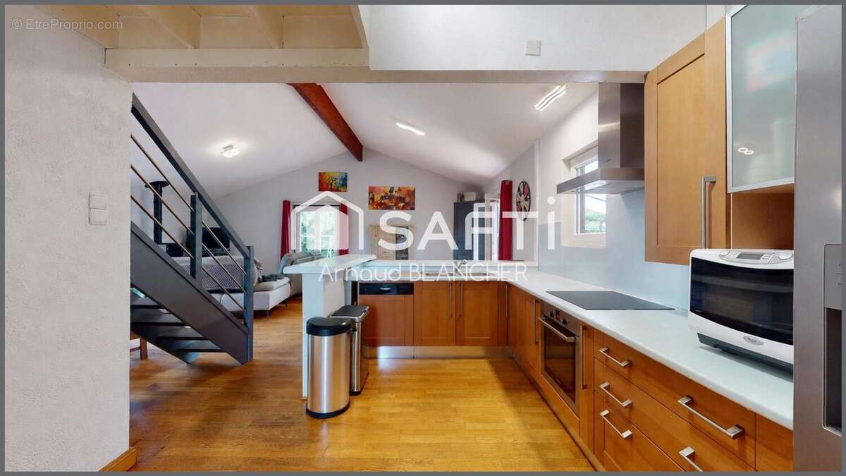 Maison 155 m² à Voeuil-Et-Giget  - photo 5