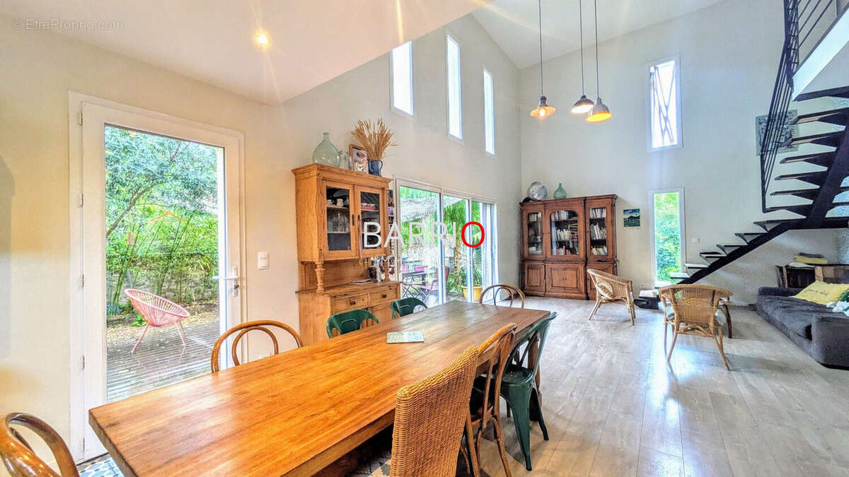 Maison à SAINT-GENIS-DES-FONTAINES