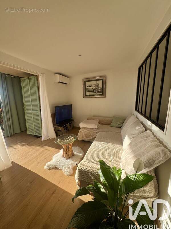 Photo 6 - Appartement à ROQUEBRUNE-SUR-ARGENS