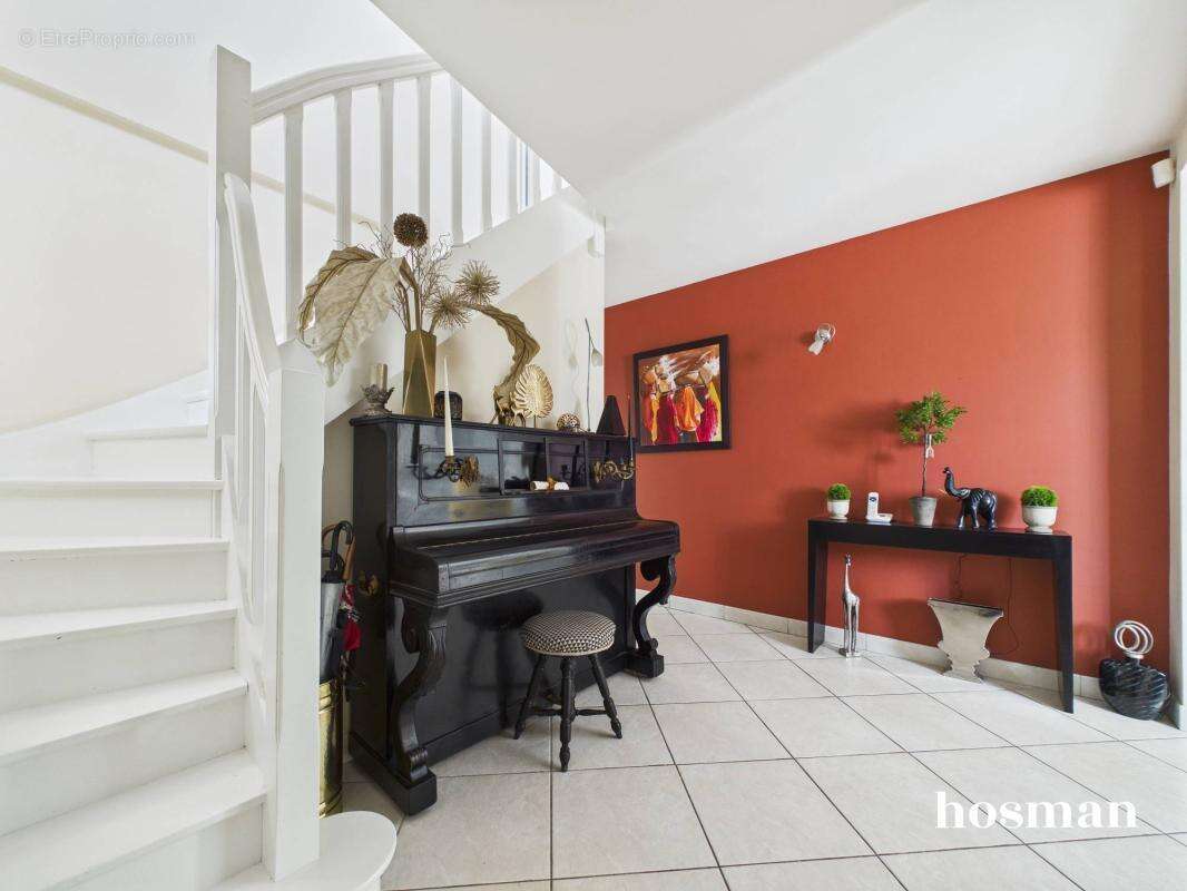 Maison de 135m² avec 4 chambres, jardin paysagé et garage - Proche St Joseph de Poterie à Nantes - photo 8