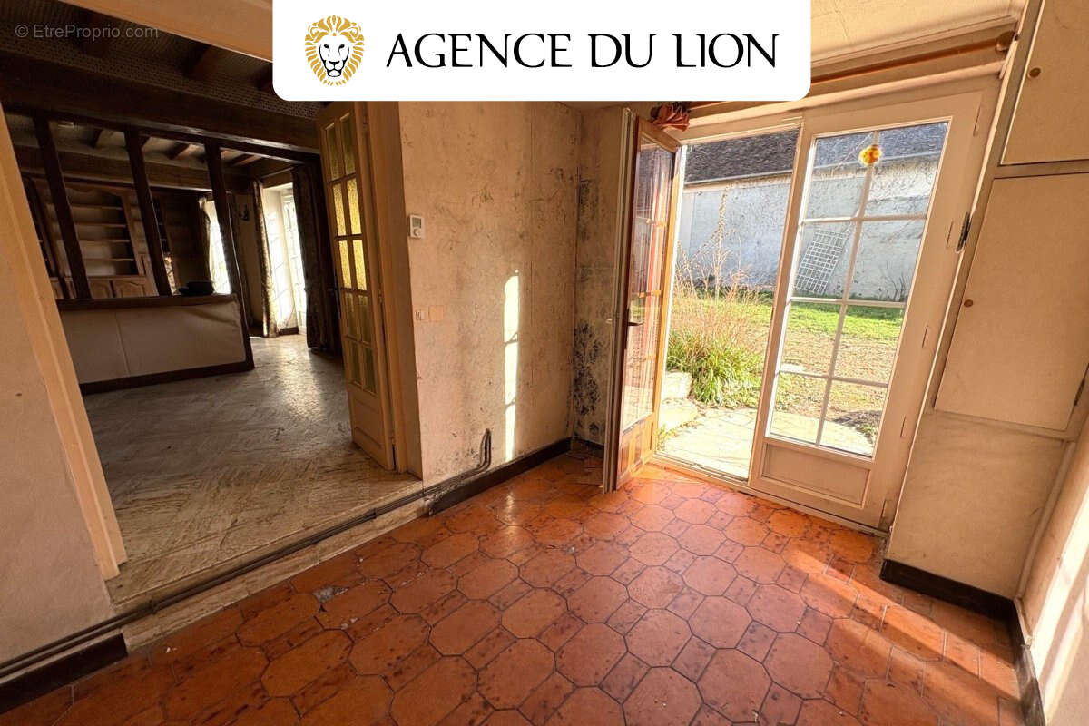 Maison à CHERISY
