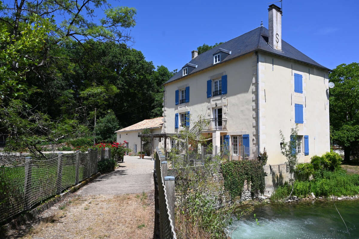 Moulin de caractère avec gîte et chambres d'hôtes - photo 3