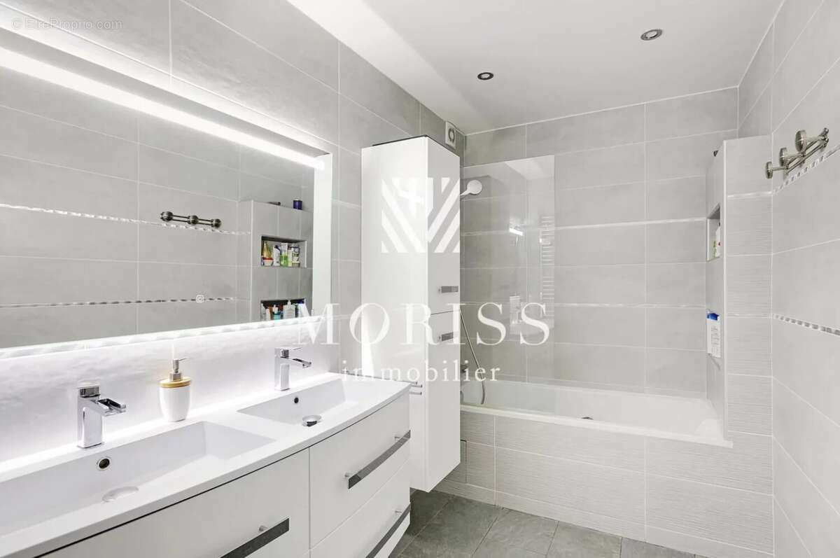 Appartement à LEVALLOIS-PERRET