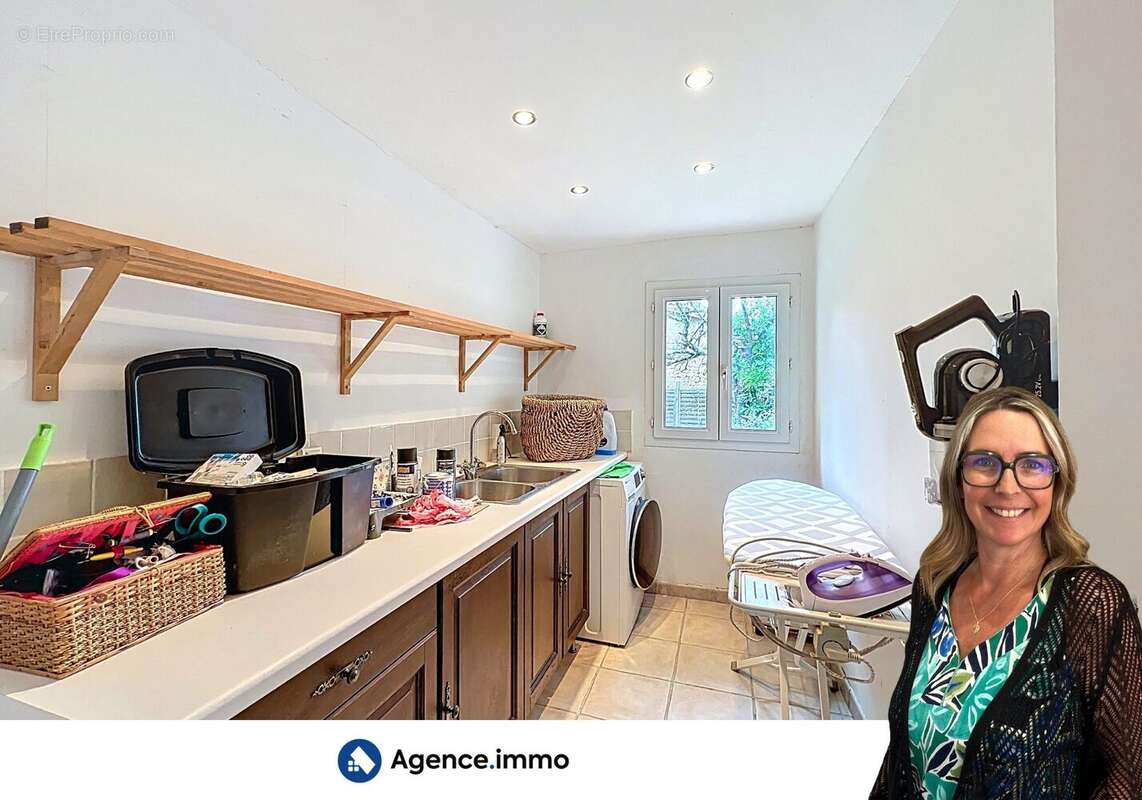 Maison 234 m² à Saint-Bonnet-Sur-Gironde  - photo 7