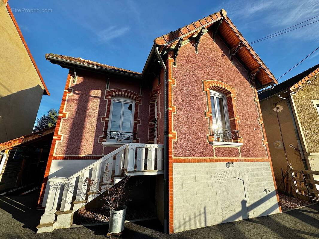 Maison à MONTLUCON