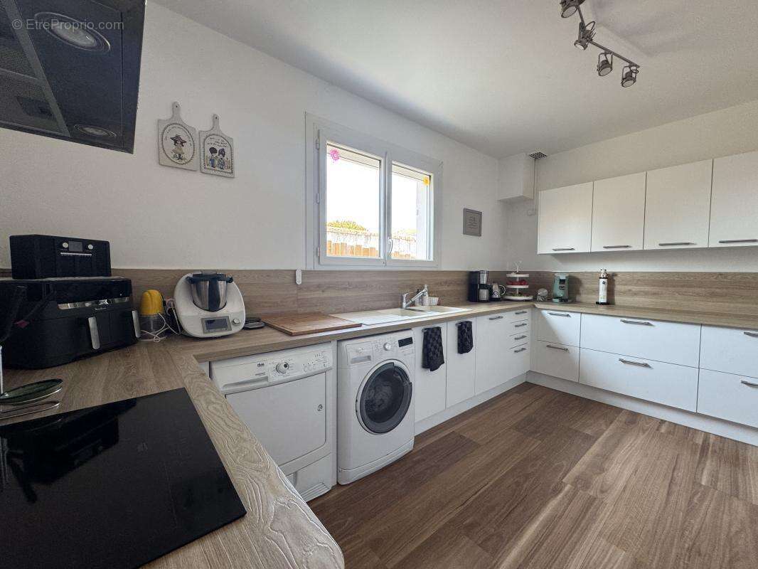 Maison 120 m² à Saint-Georges-De-Didonne  - photo 4