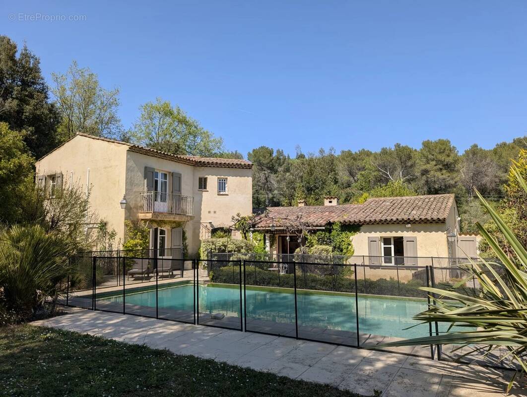 Maison à ROQUEFORT-LES-PINS