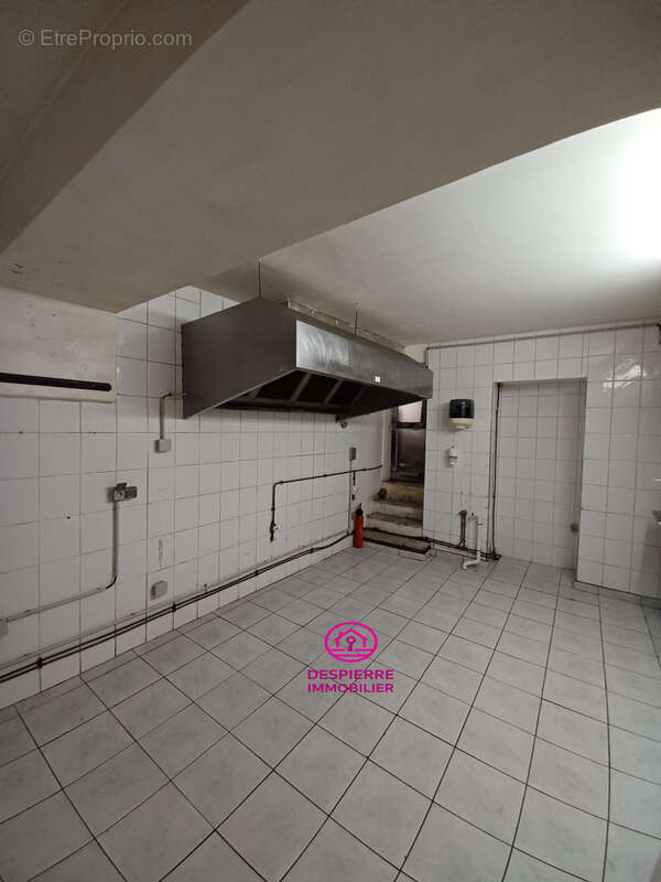 Commerce à LE PEAGE-DE-ROUSSILLON