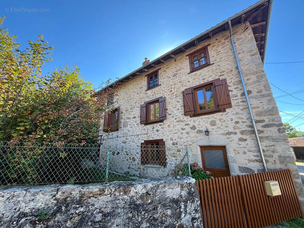 Maison à CONDAT-SUR-VIENNE