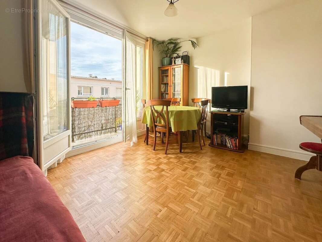 Appartement à BOURG-LA-REINE