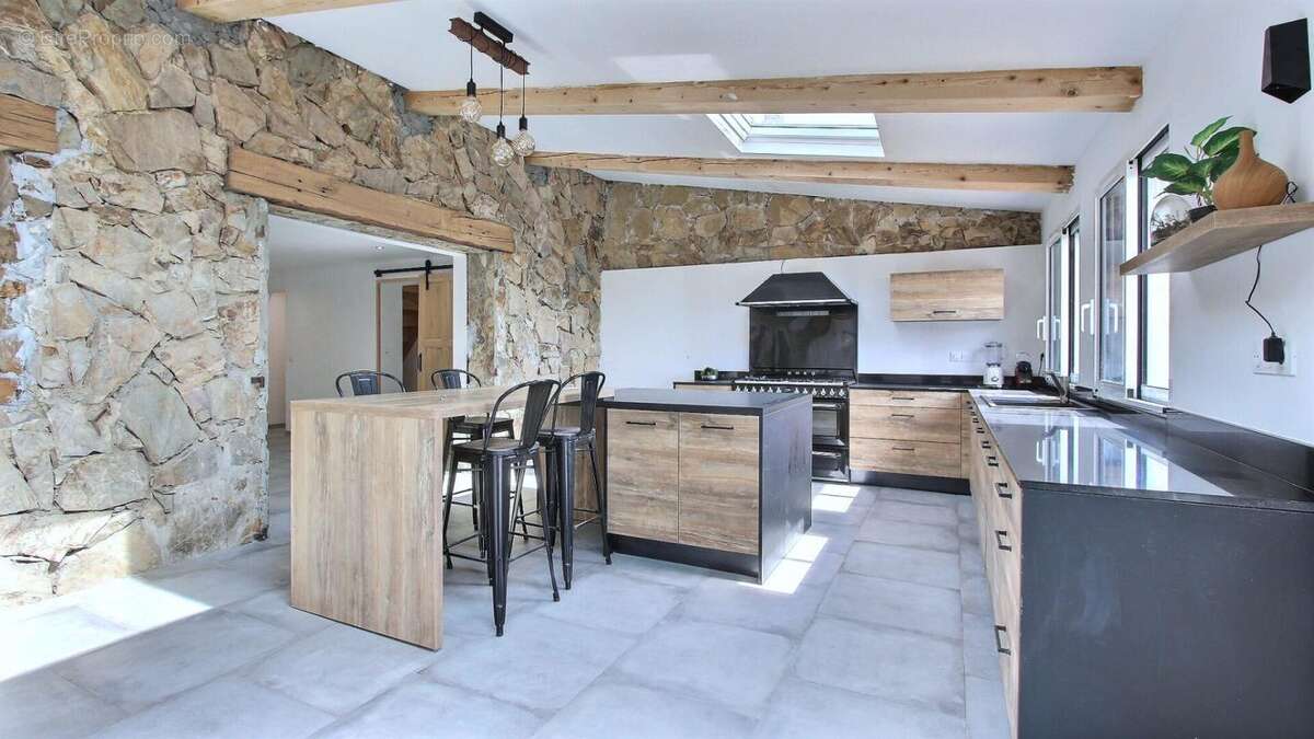 Maison à PUGET-VILLE