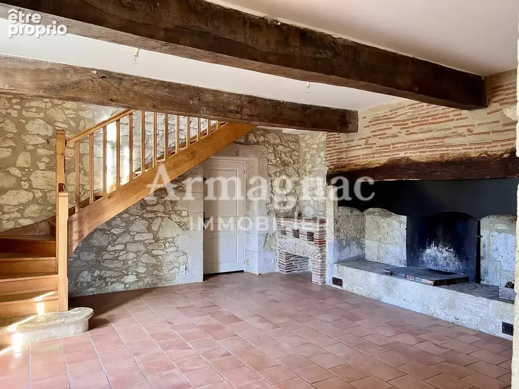 Propriété en pierre, dépendances et garage - photo 6