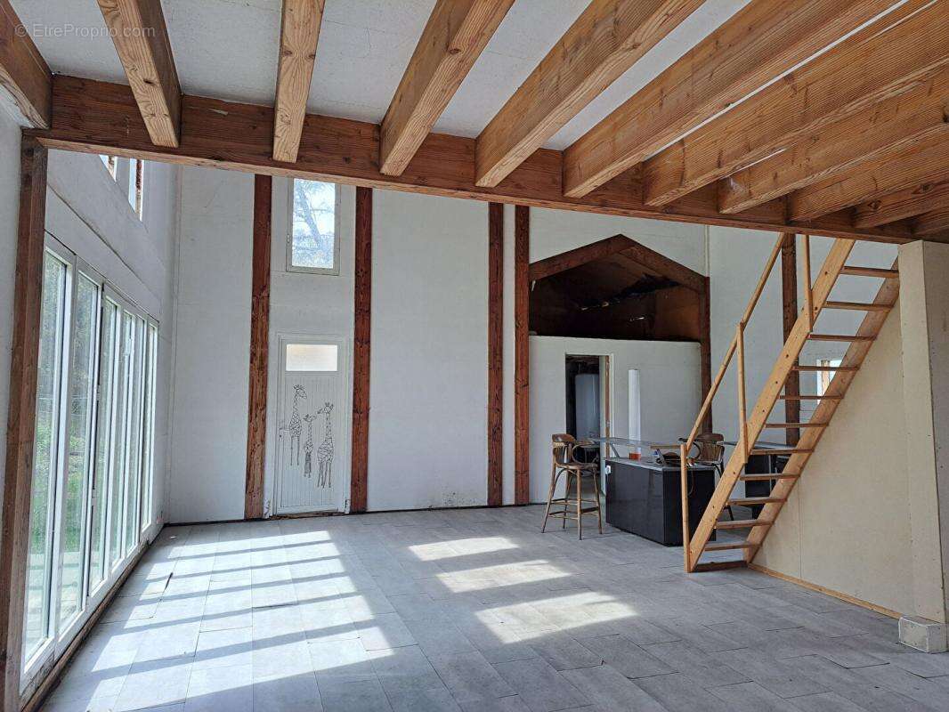 Maison à FIGANIERES