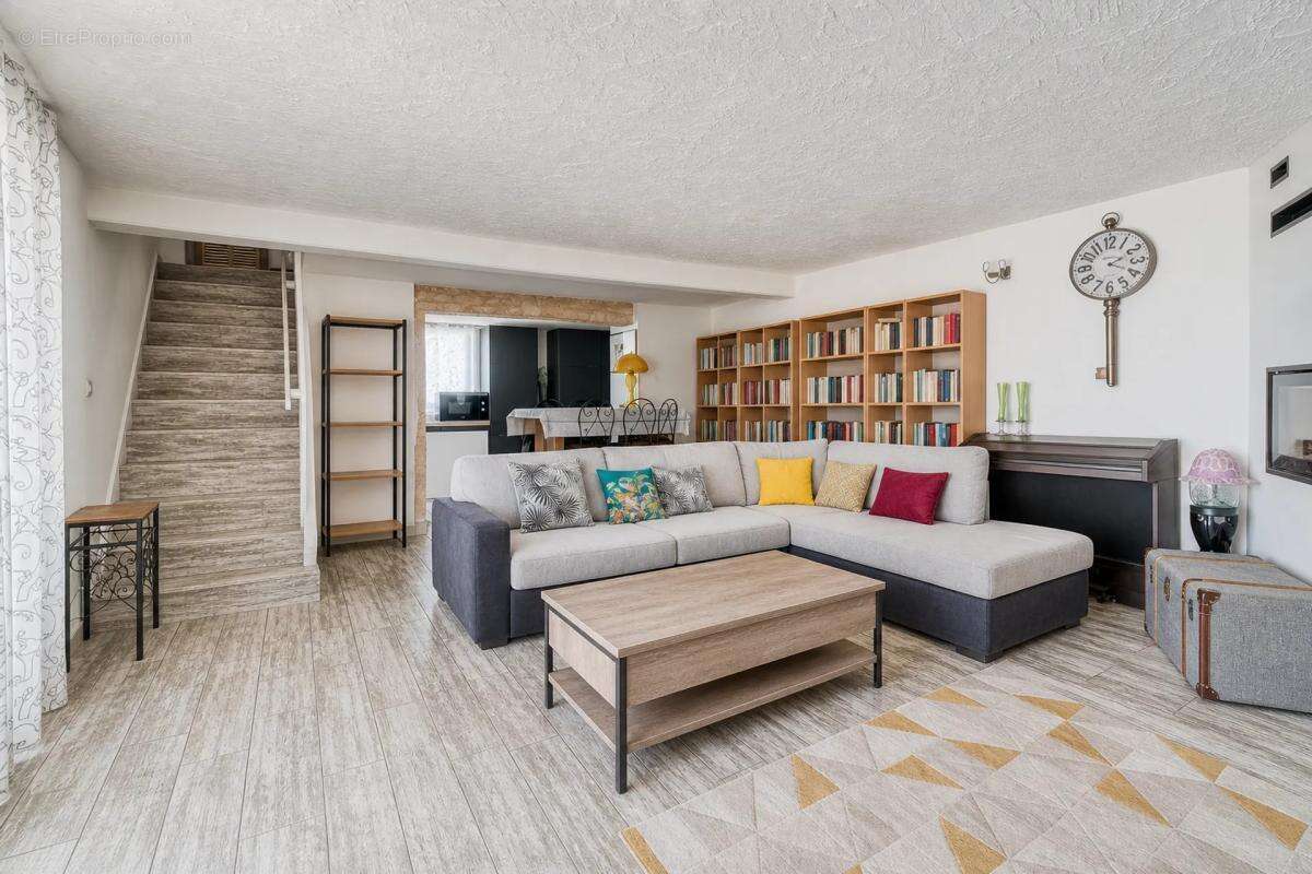 Maison rénovée 5 pièces à Saint-Laurent-de-la-Prée - photo 7
