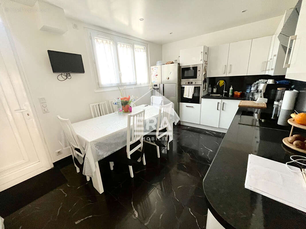 Maison à SARTROUVILLE