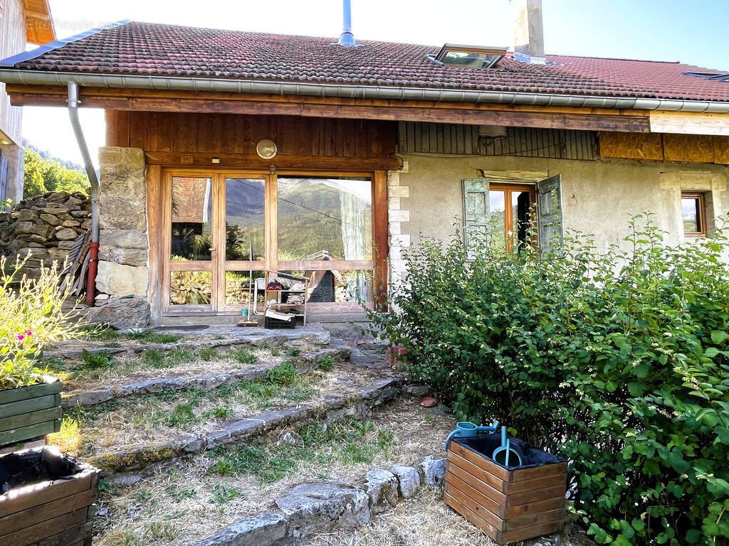 Maison à SAINT-MURY-MONTEYMOND