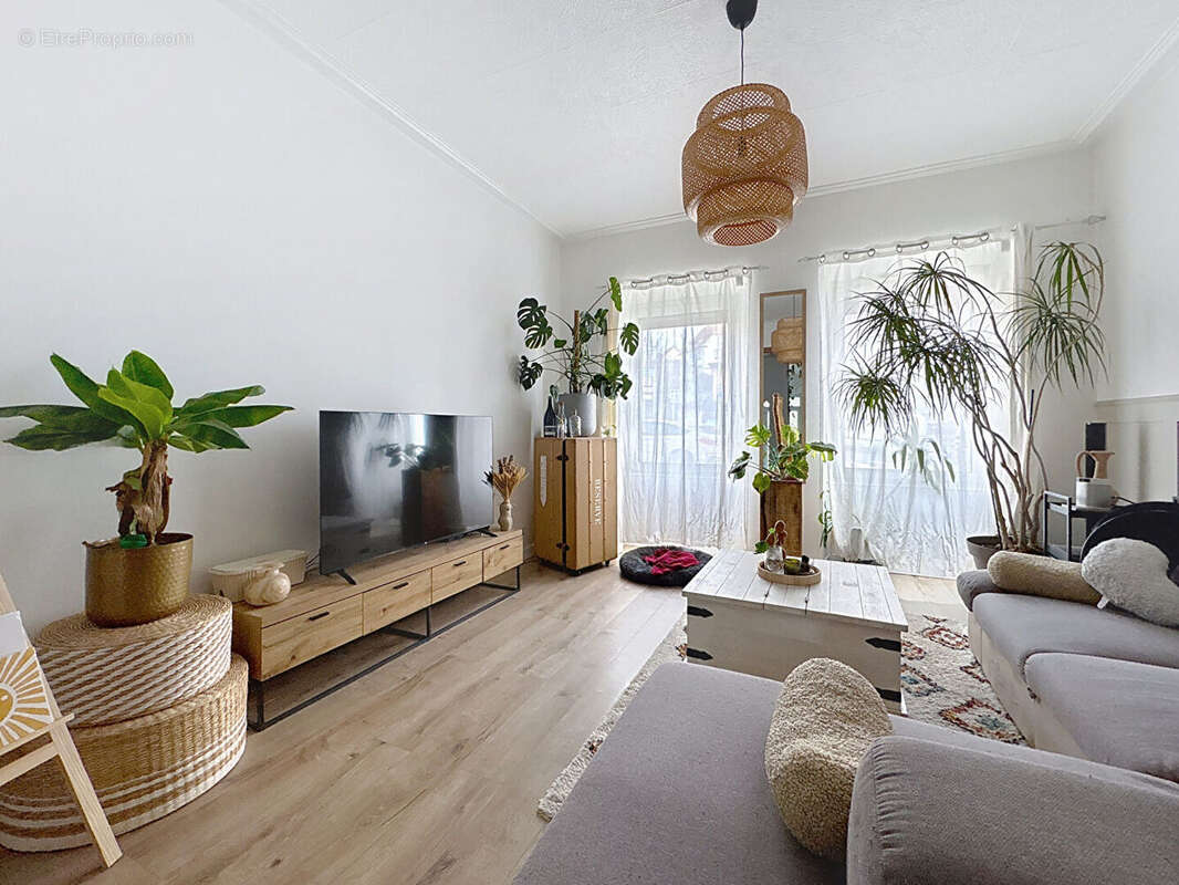 Appartement de charme 94 m² - RDC avec jardin privatif 150 m², terrasse et garage fermé - photo 4