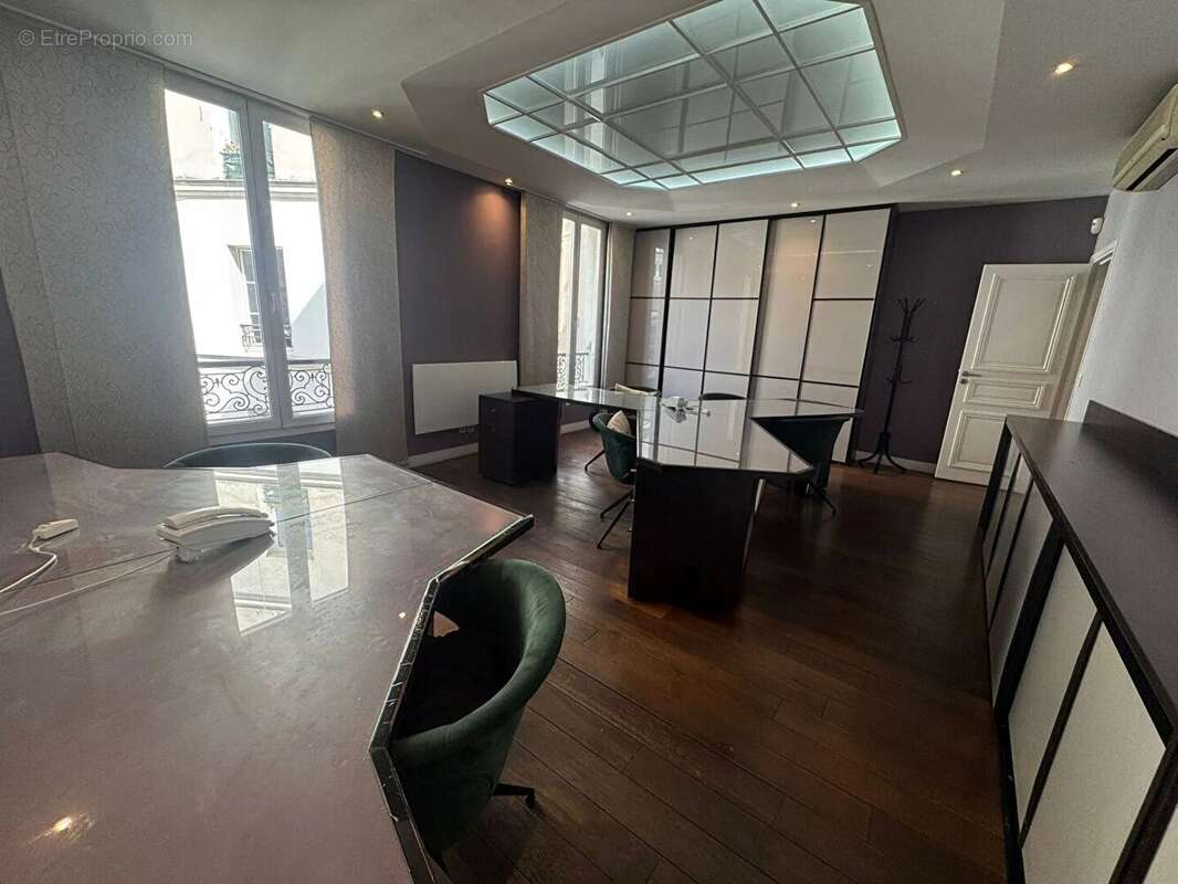 Paris-2ème-Ensemble de bureaux 97.20M² - photo 5