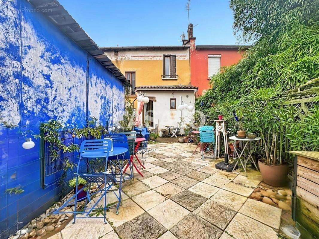 Appartement à DECINES-CHARPIEU
