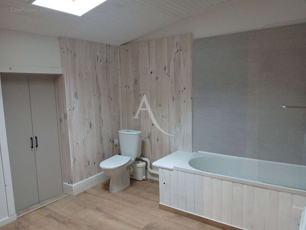 Maison à SAINT-GEORGES-DES-COTEAUX