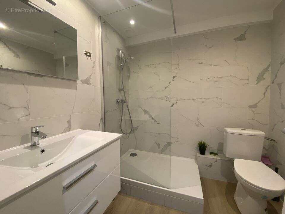 Appartement à MARSEILLE-5E