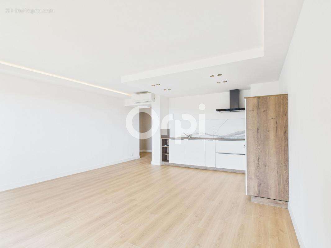 Appartement à MANDELIEU-LA-NAPOULE