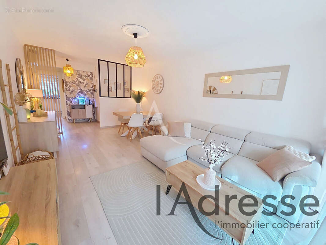 Appartement à MANDELIEU-LA-NAPOULE