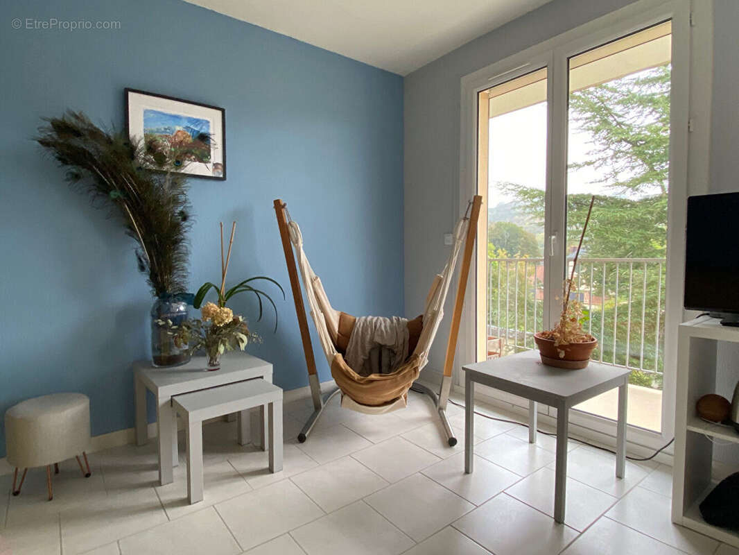 Appartement à AVIRON