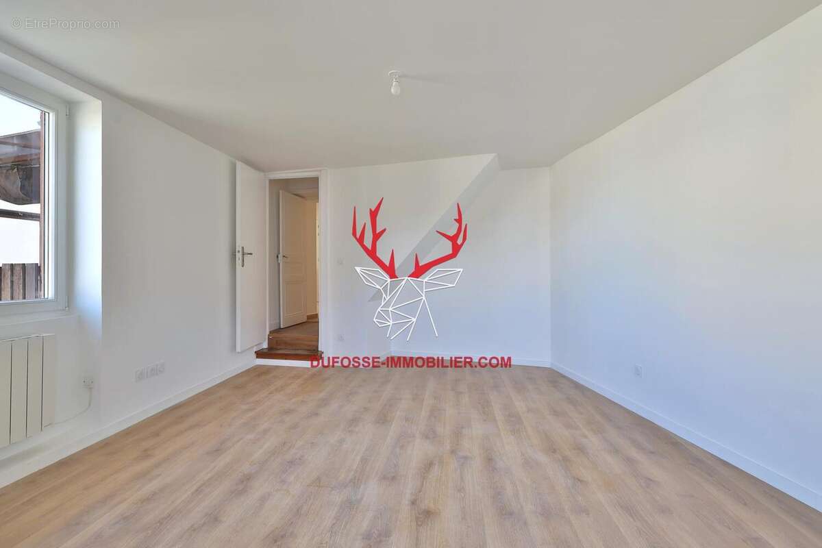 Photo 8 - Maison à LA TOUR-DE-SALVAGNY