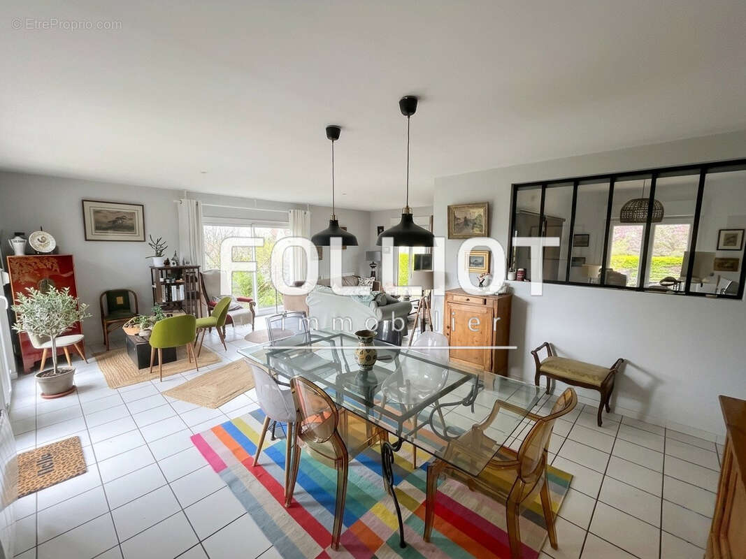 À Vendre : Pavillon sur sous-sol 6 pièces à vendre à Sainte-Honorine-des-Pertes, Aure sur Mer - photo 4