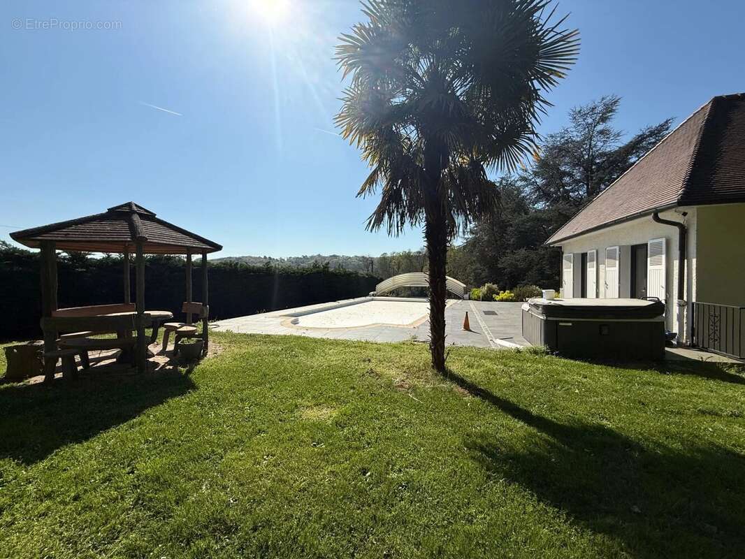 Maison à BREUX-JOUY