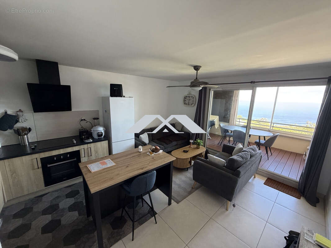 Appartement à LES AVIRONS