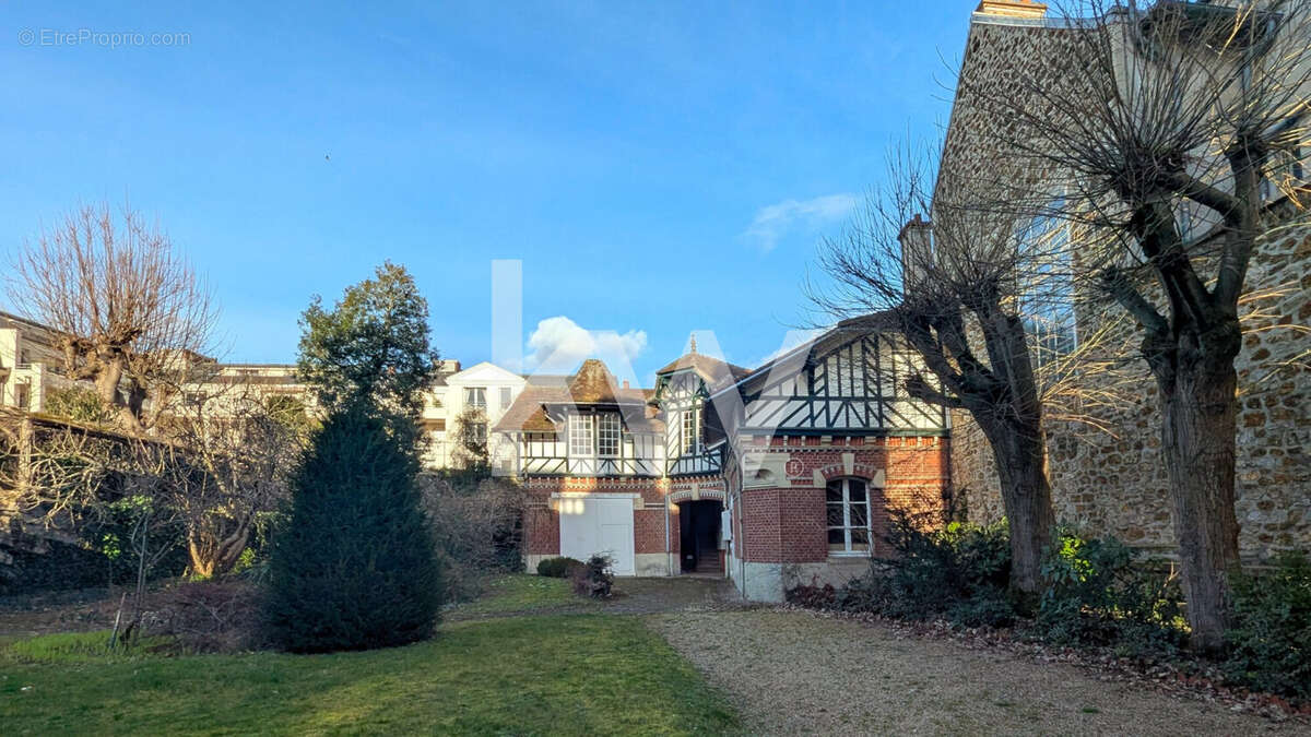 Maison 350 m² à Compiegne  - photo 5
