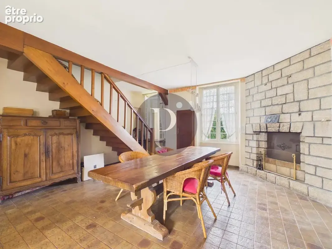91430 – VAUHALLAN – Propriété 9 pièces – Réception 100 m² – Terrain paysagé 2016 m² - photo 9
