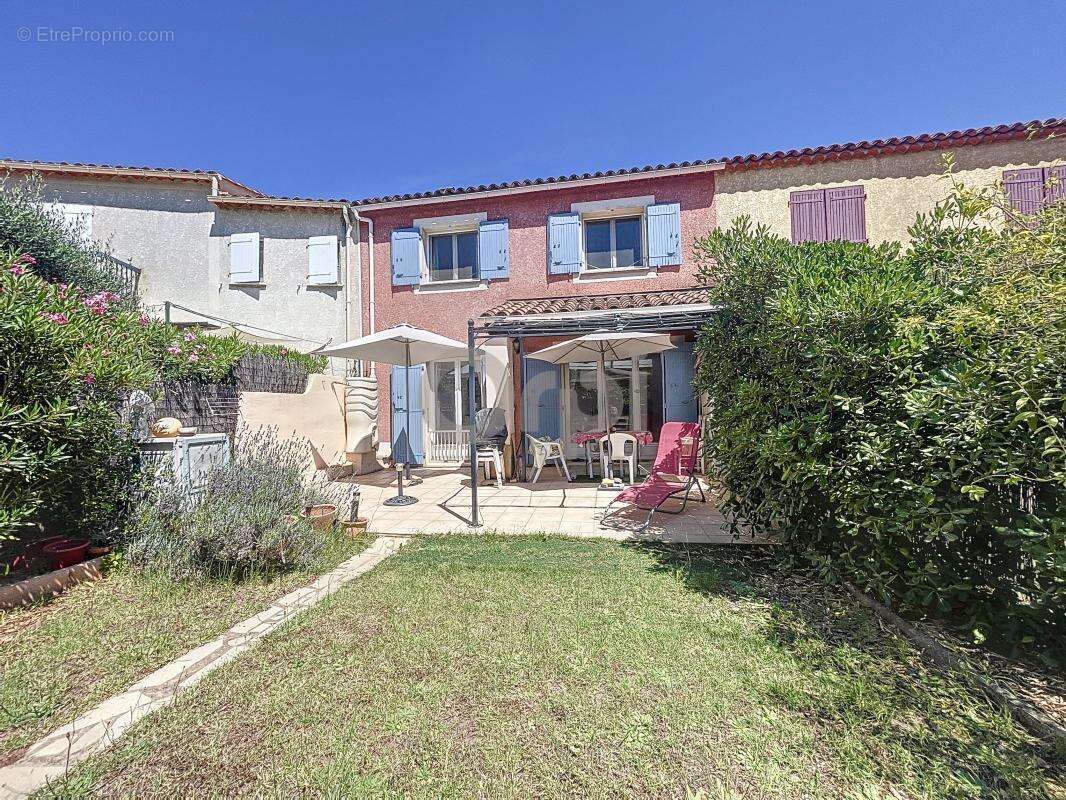 Maison à ROQUEBRUNE-SUR-ARGENS