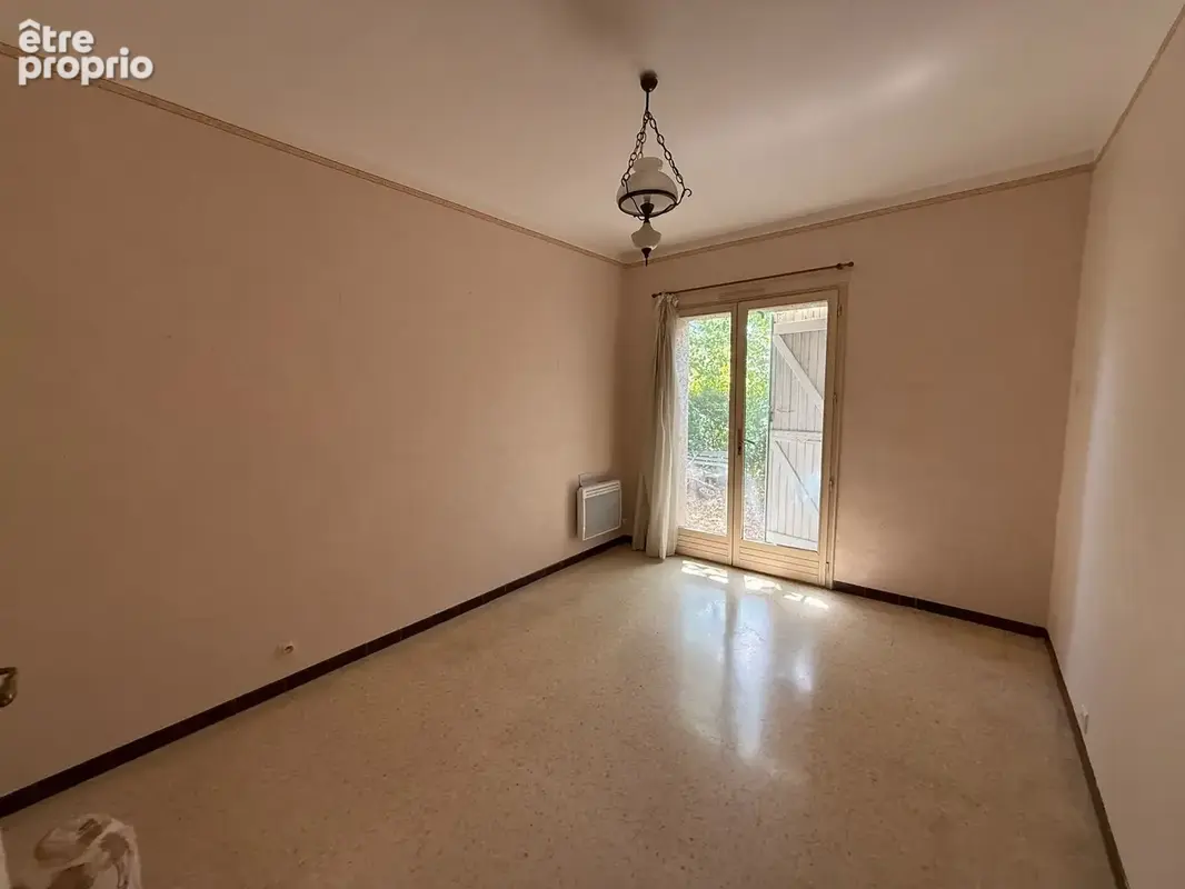 Maison de plain pied  avec piscine sur 2420 m2 de terrain arbore - photo 19