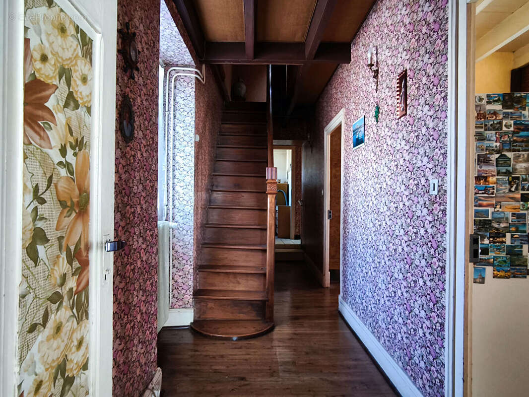 Maison à CHAMPAGNE-LE-SEC