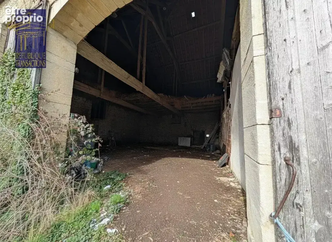 Authentique corps de ferme bourguignon  gros potentiel à rénover - photo 6