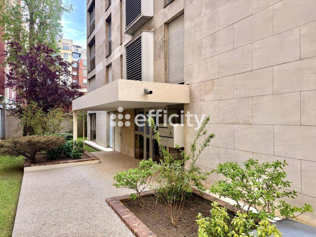 Appartement à NEUILLY-SUR-SEINE