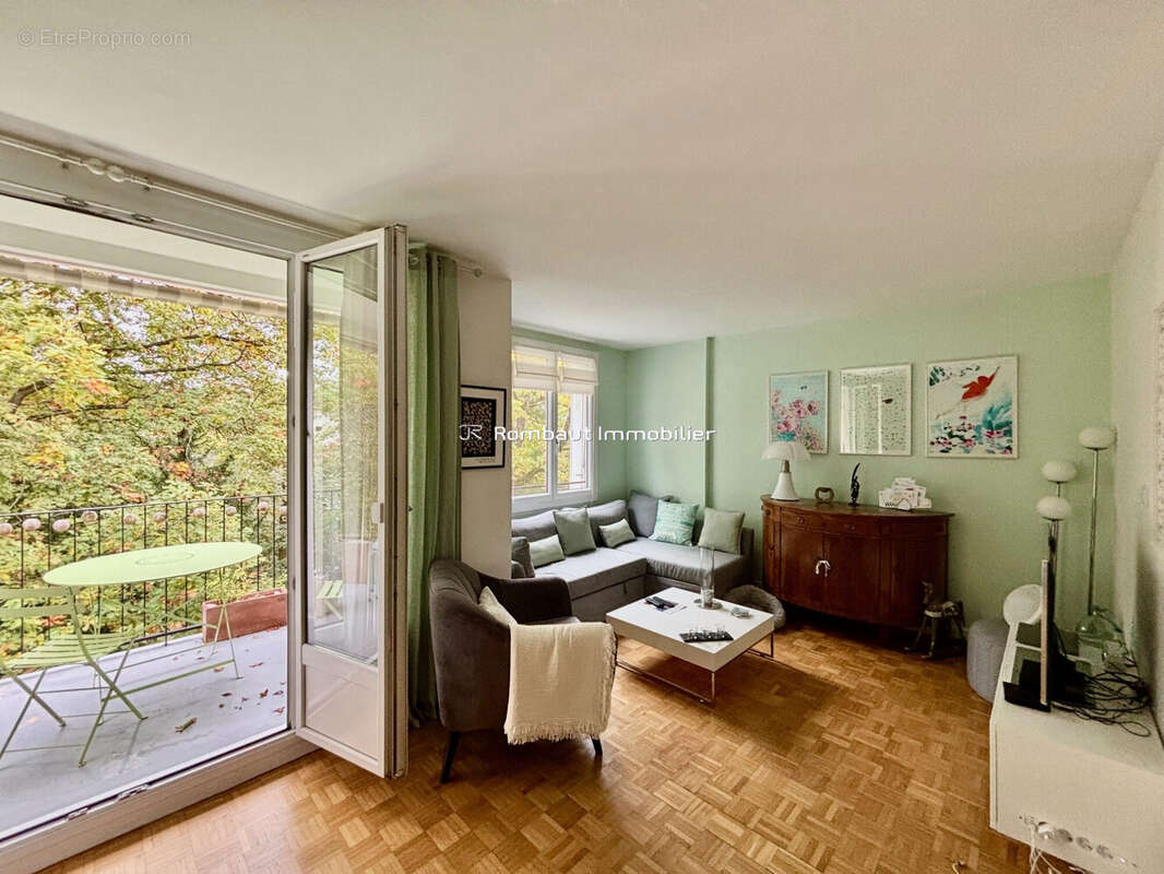 Appartement à LA CELLE-SAINT-CLOUD