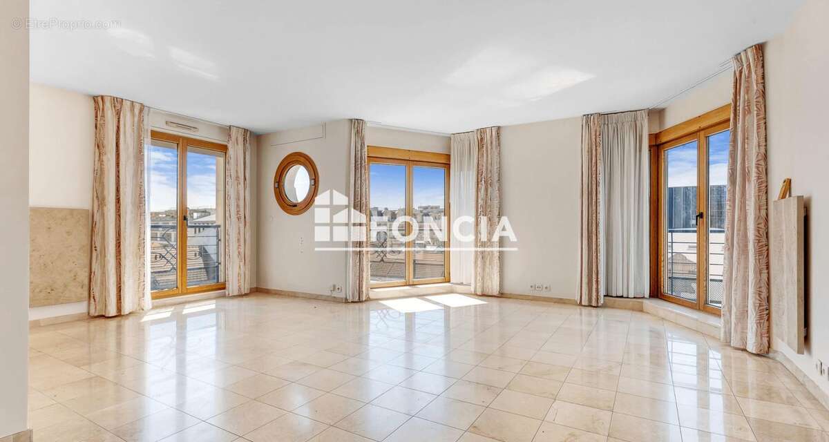 Appartement 4 pièces récent situé Rue Auguste MOUNIE EN HYPER-CENTRE-VILLE - photo 10