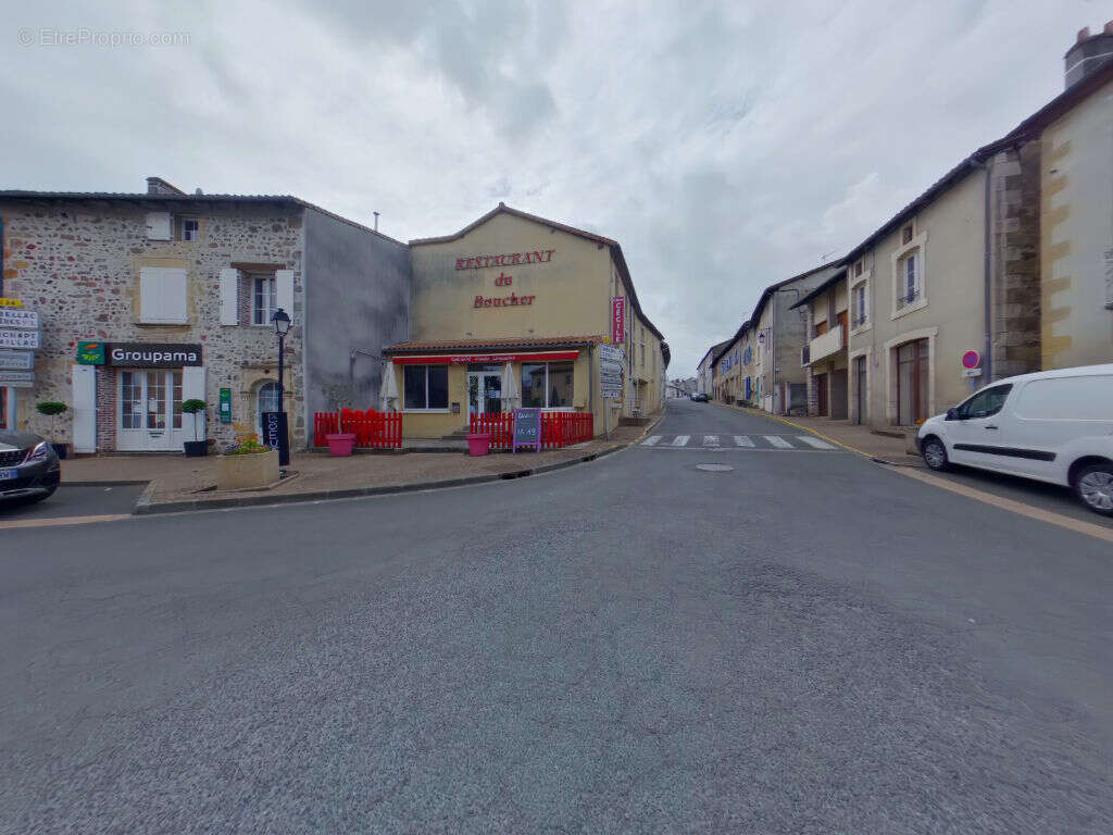 Appartement à AVAILLES-LIMOUZINE