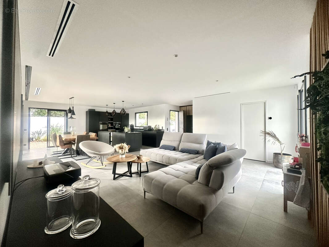 Maison à PUGET-SUR-ARGENS