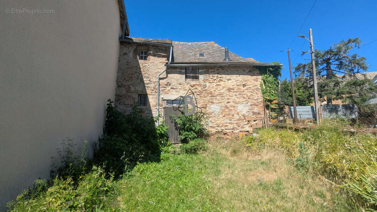 Maison à LUC-LA-PRIMAUBE