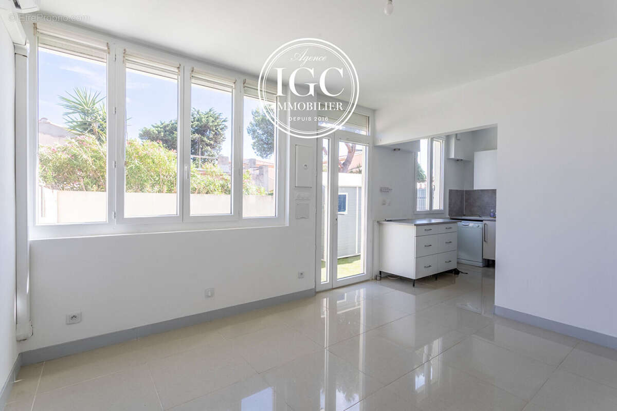 CARRO  Appartement T3  44 m2  Proximité mer  Terrasse - photo 6