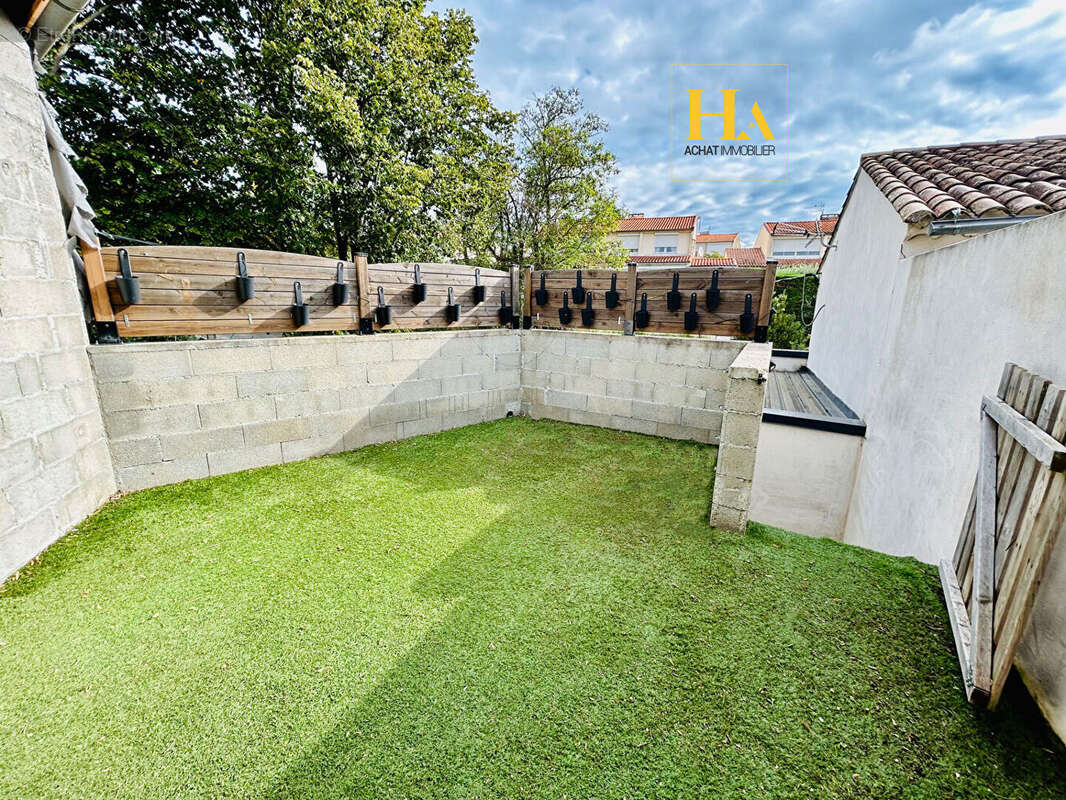 Maison à MALATAVERNE