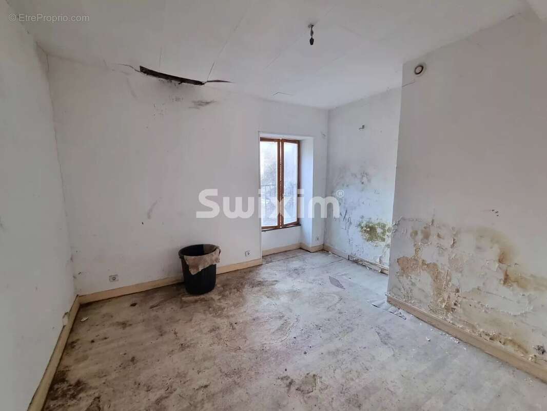 Appartement à VARZY