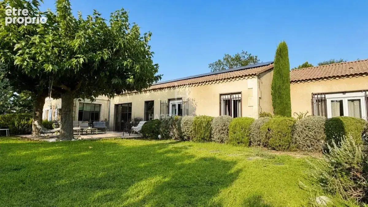 A FONTVIEILLE, en collines, Maison avec 5 chambres et piscine - photo 4