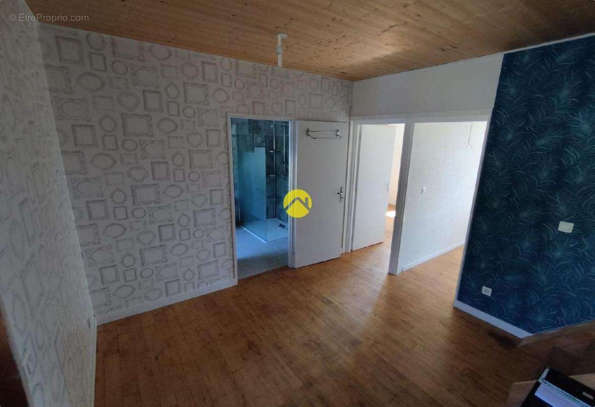 Maison à PUY-GUILLAUME