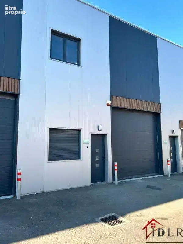 Coubert - batiment commercial + appartement - photo 5